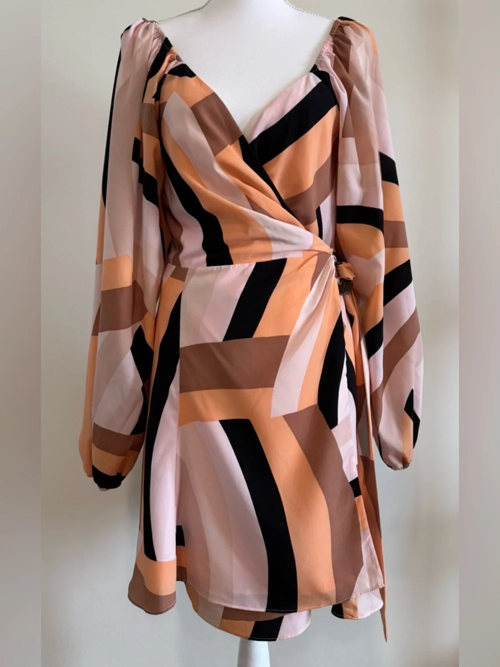 Anthropologie Hutch Women’s Mod Geo Wrap Mini Dress Puff Sleeves Size M - Picture 3 of 10